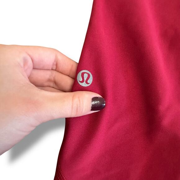 Lululemon Athletica Scalloped Reflective‎ Luxtreme Leggings Size 4 Red Gym - Picture 3 of 10